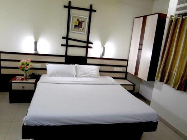 אחמדאבאד Hotel Airport Residency מראה חיצוני תמונה